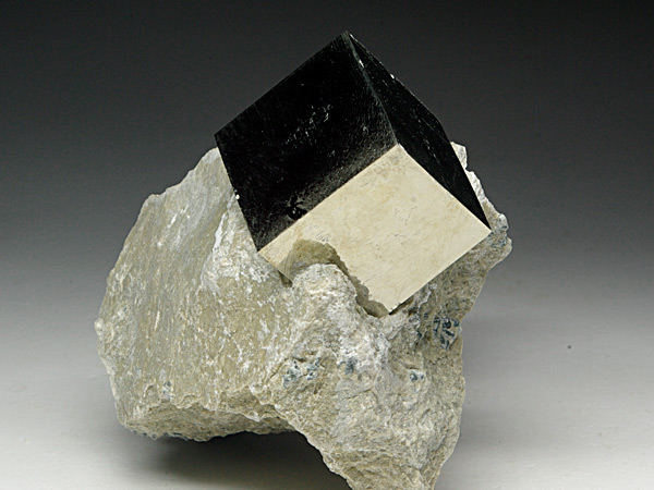 Pyrit aus Navajun, Spanien