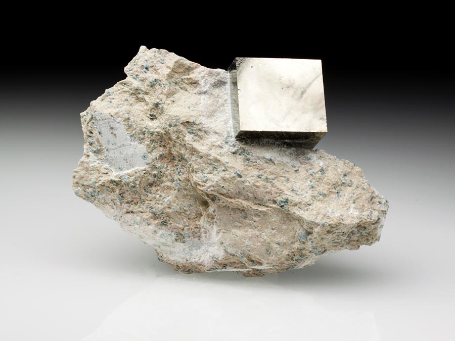 Pyritstufe mit 1 W�rfel(n)