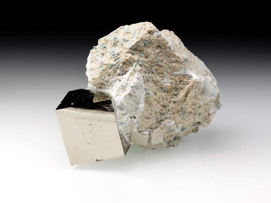 Pyritstufe mit 1 W�rfel(n)