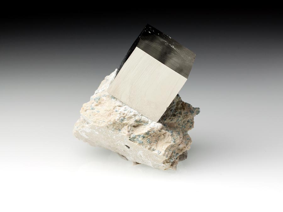 Pyritstufe mit 1 W�rfel(n)