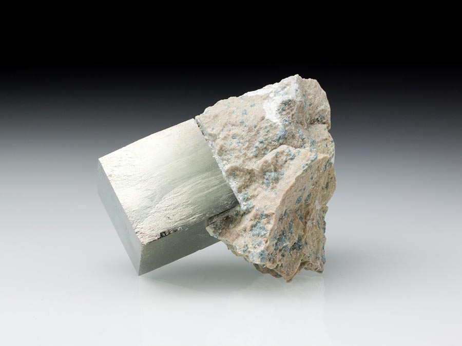 Pyritstufe mit 1 W�rfel(n)