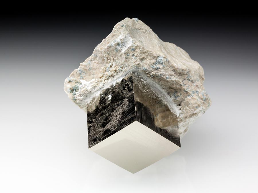 Pyritstufe mit 1 W�rfel(n)