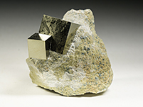 Pyritw�rfel auf Matrix